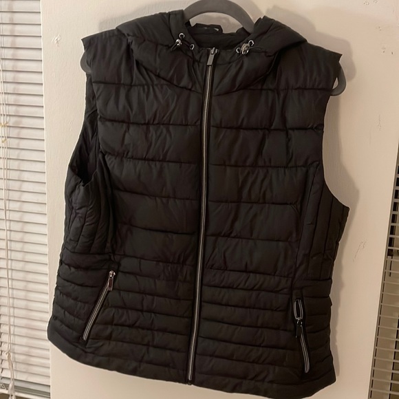 Zara Jackets & Coats Nwt Zara Black Puffer Vest Poshmark